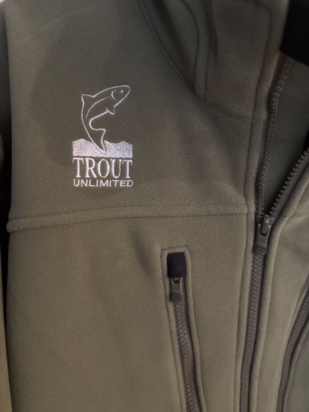 Simms XL Fishing Windstopper Olive Performance Softshell Jacket Chest pockets - Picture 3 of 8